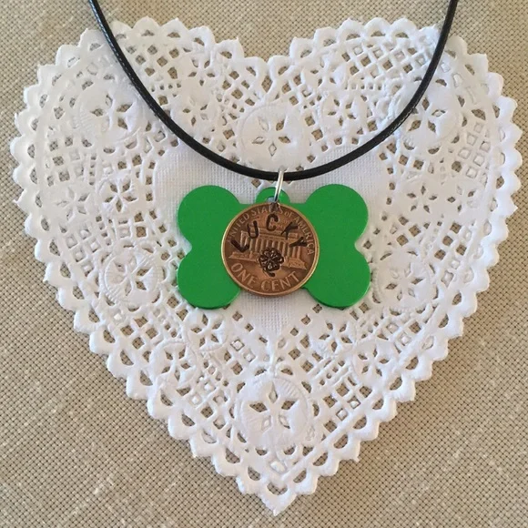 ARTISAN LUCKY Dog Bone Necklace Green Hand Crafted Stamped Shamrock Penny - Picture 3 of 8